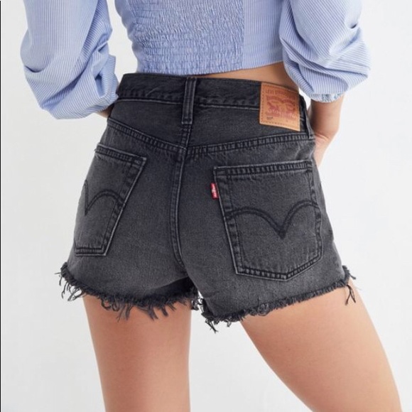 NEW LEVI’S SHORTS - LEVI STRAUSS 27 - Picture 1 of 6